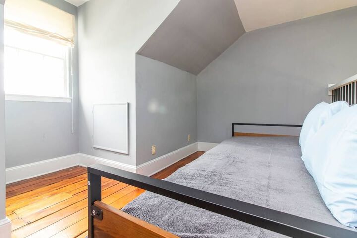 Room 8 of 31