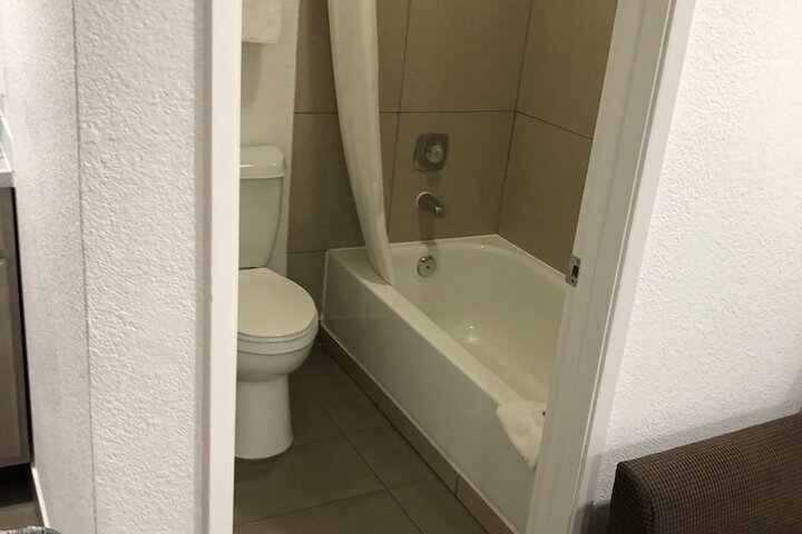 2 Double Beds (1 of 8)