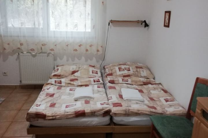 Room 2 of 41