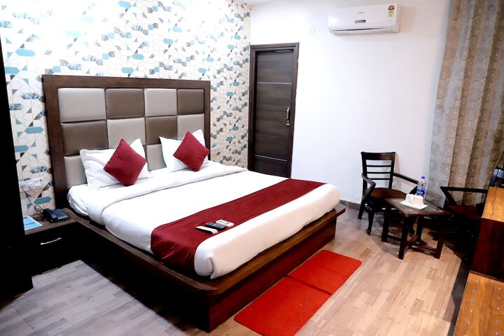 Room 8 of 26