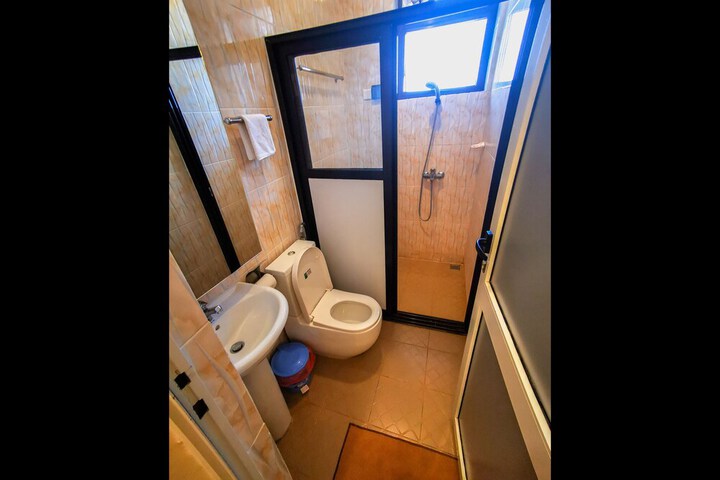 Room 16 of 43