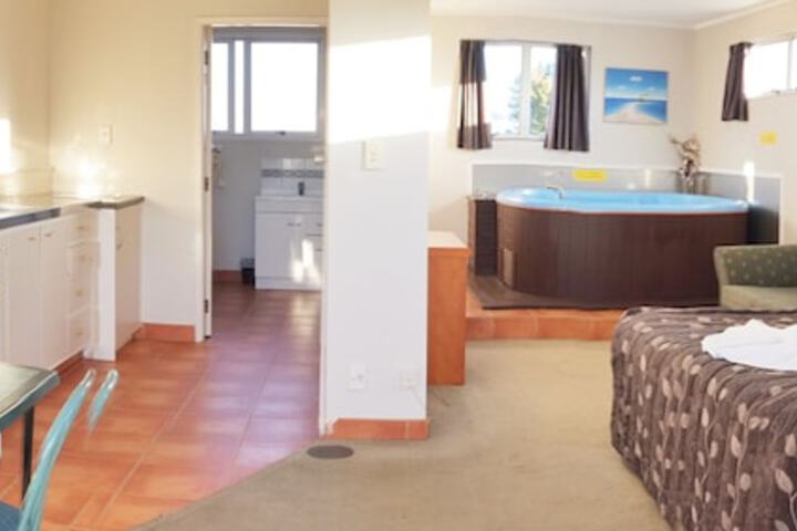 Room 6 of 43