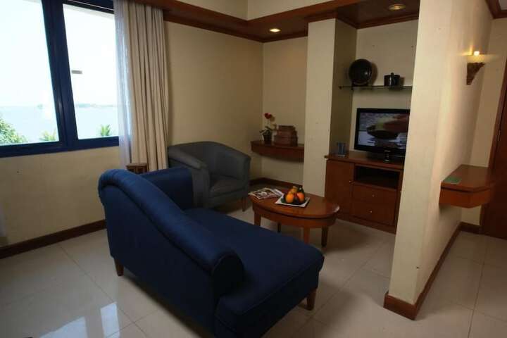 Room 18 of 35