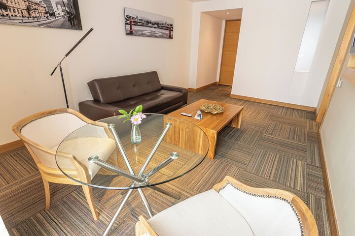 Room 5 of 91
