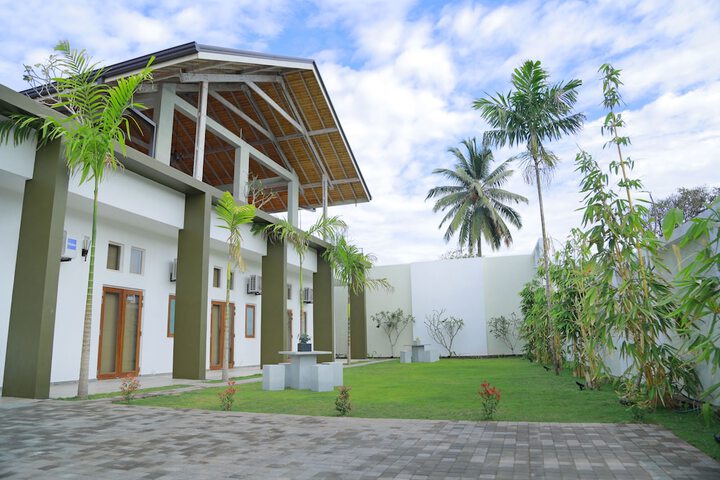 Property Grounds 18 of 21