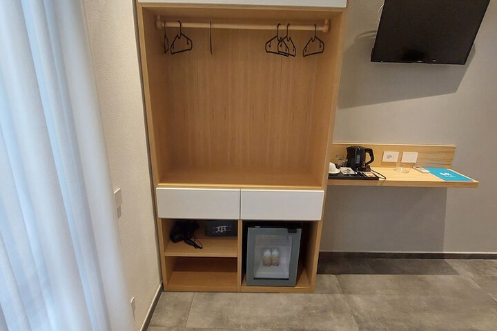 Room 15 of 44