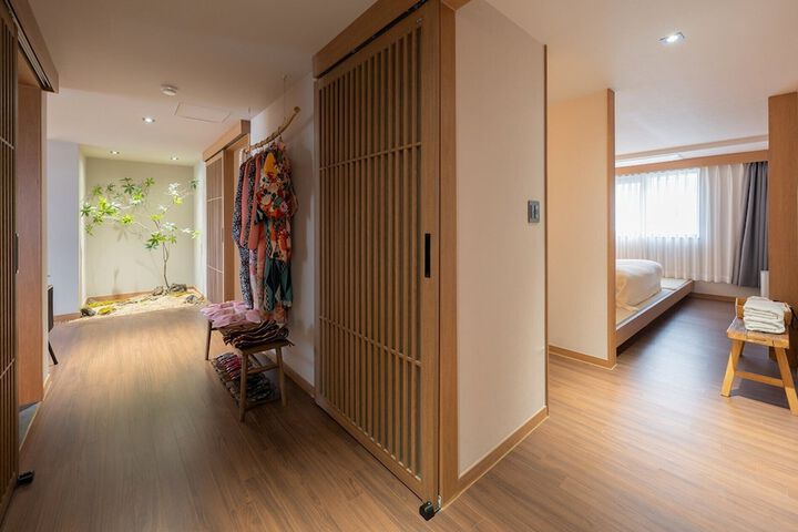 Room 90 of 155