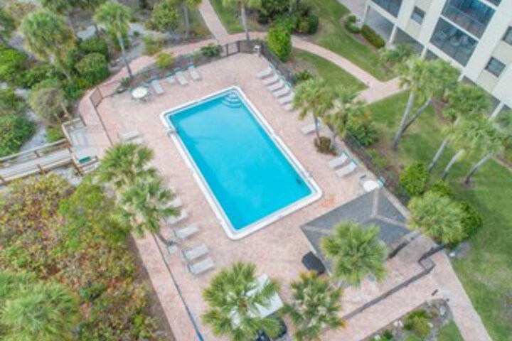 Pool 19 of 33