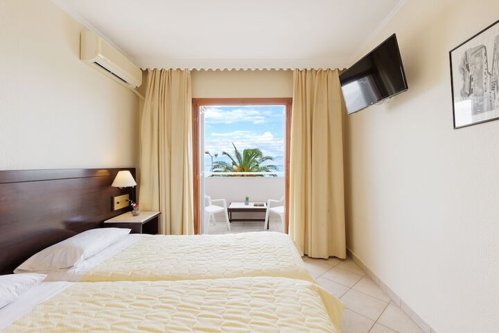 Room 4 of 39