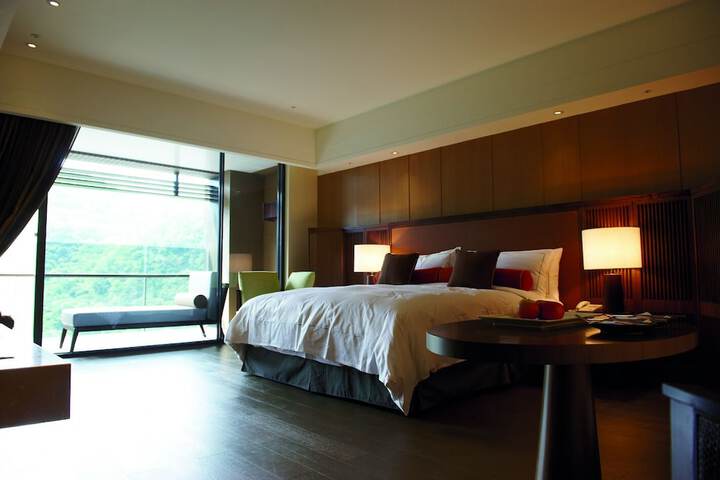 Room 14 of 82