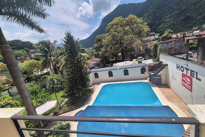 Pool 10 of 16