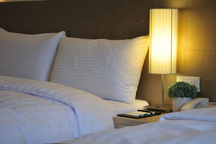 Room 4 of 76