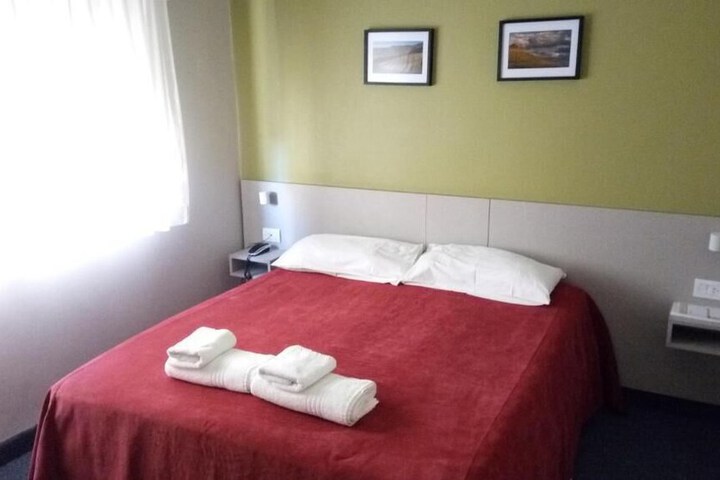 Room 5 of 50