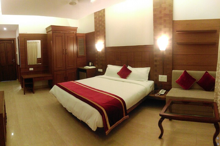 Room 3 of 25