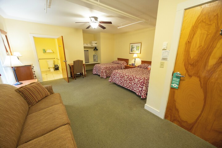 Room 52 of 103