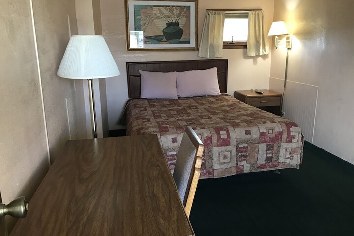 Single King Bed (8 of 8)