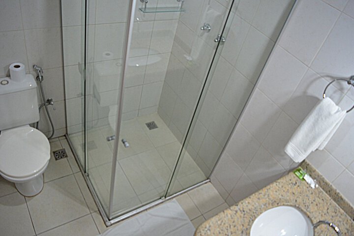 Room 6 of 18