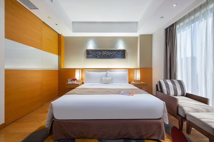 Room 17 of 47