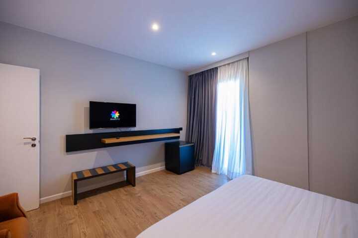 Room 2 of 52