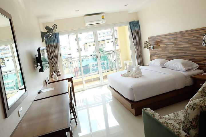 Room 12 of 44