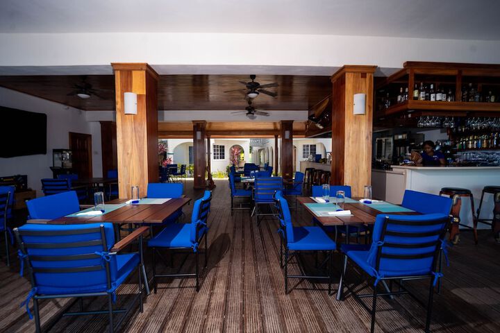 Dining 53 of 70