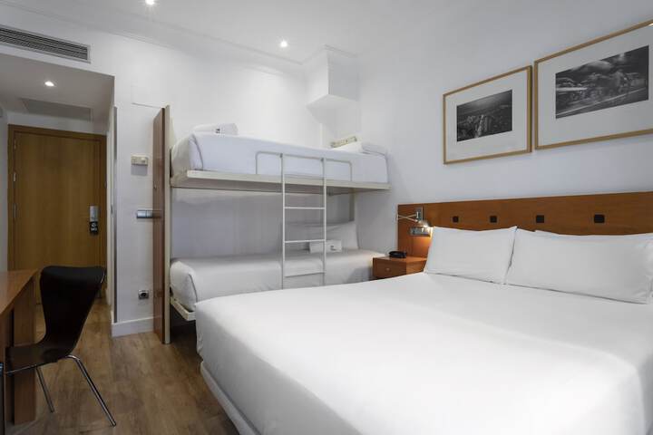 Room 15 of 34
