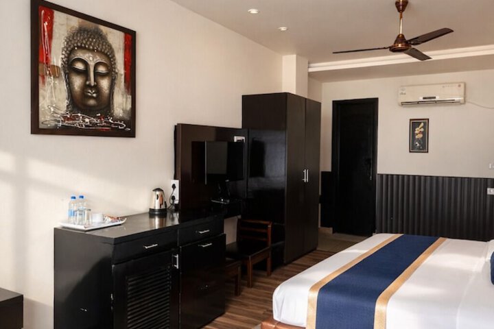Room 27 of 75