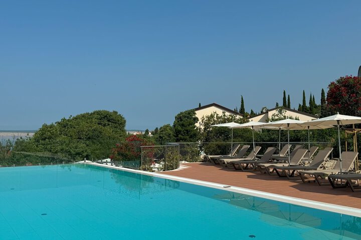Pools & Facilities