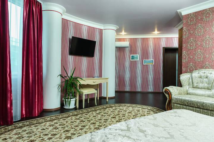 Room 10 of 15