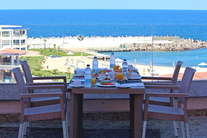 Breakfast/Coffee Service 46 of 68