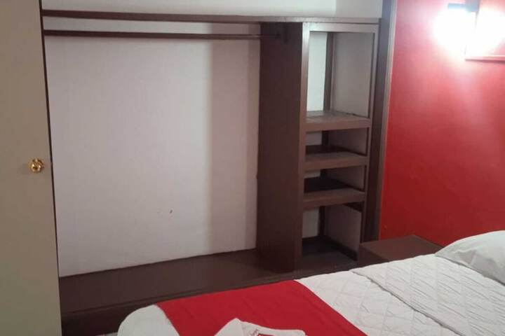 Room 5 of 10