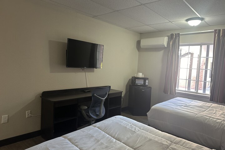 Room 8 of 38