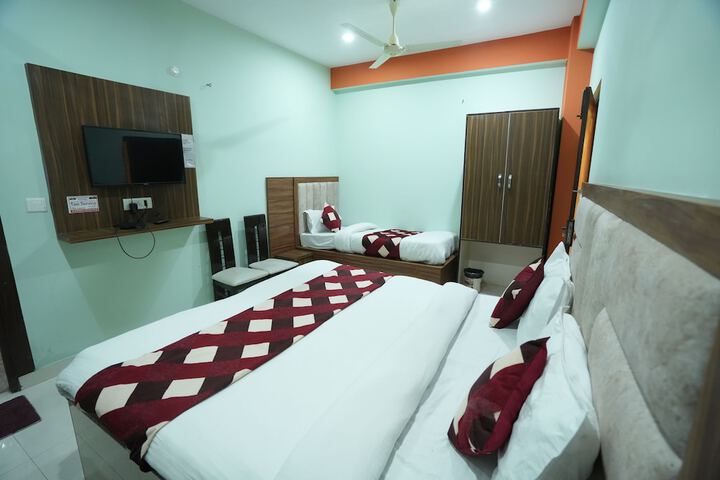 Room 6 of 17