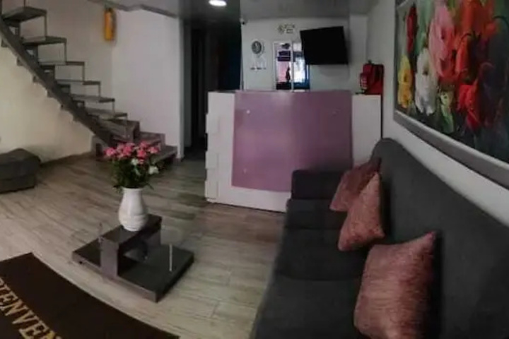 Room 6 of 15