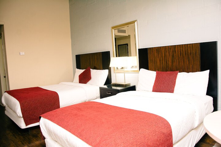 Room 6 of 131