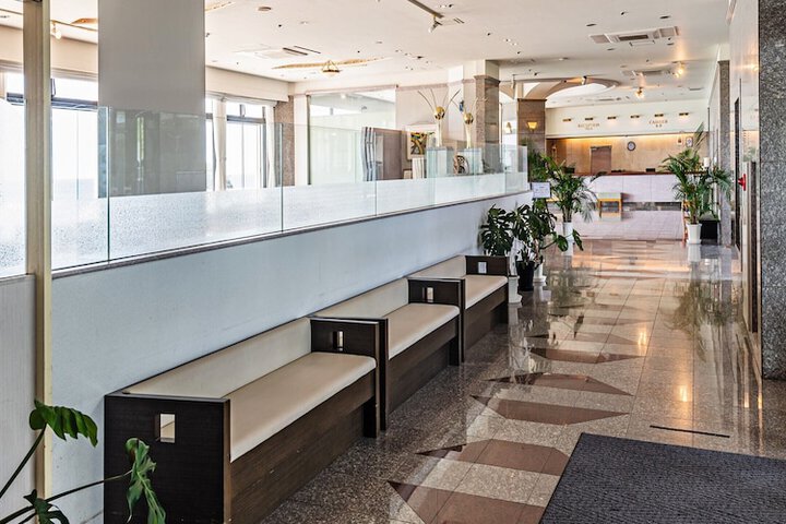 Guest Lobby