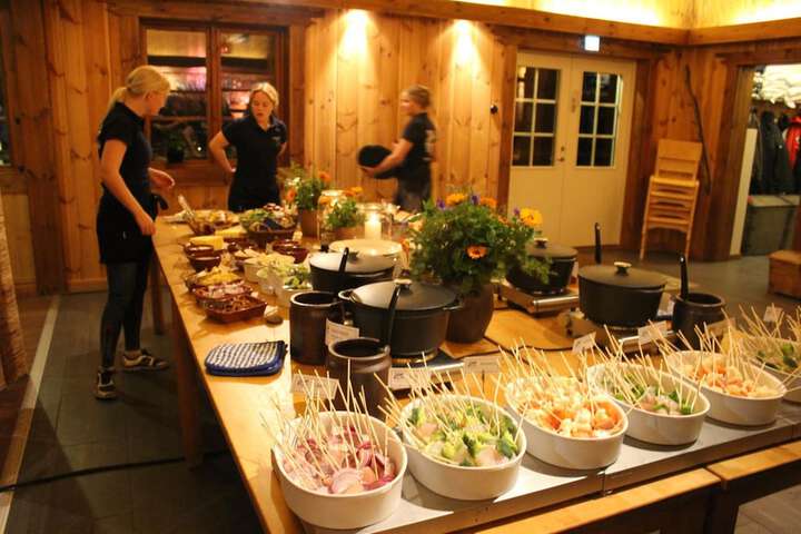 Dining 26 of 43