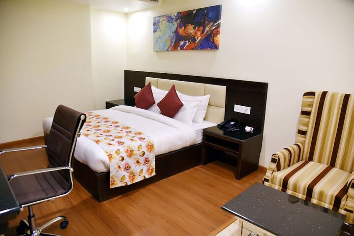 Room 14 of 64