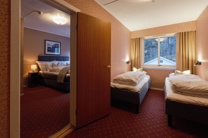 Room 16 of 78