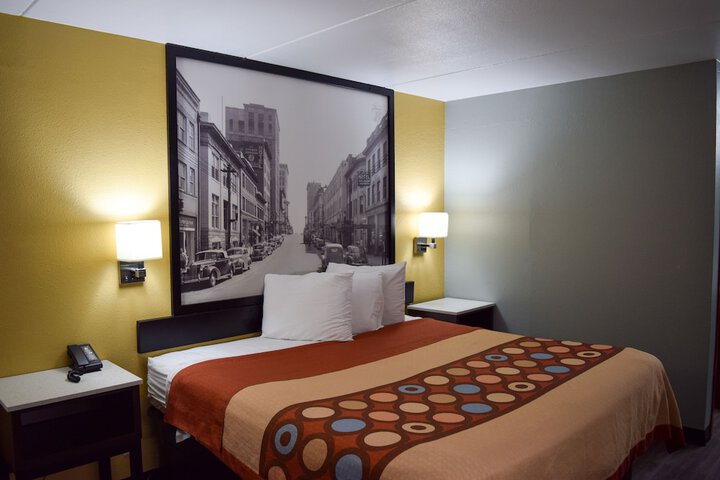 1 King Bed (1 of 9)