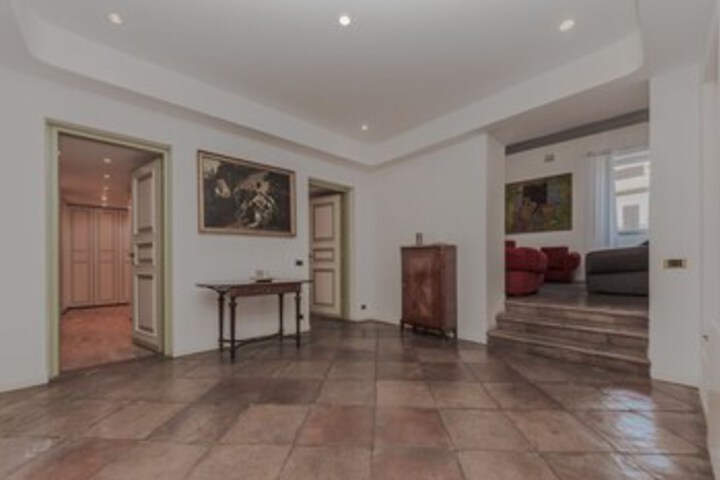 Hotel 5 of 8