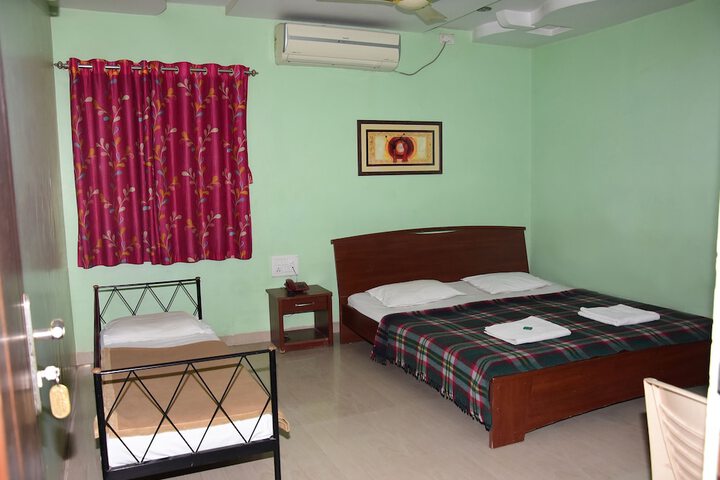 Room 6 of 35