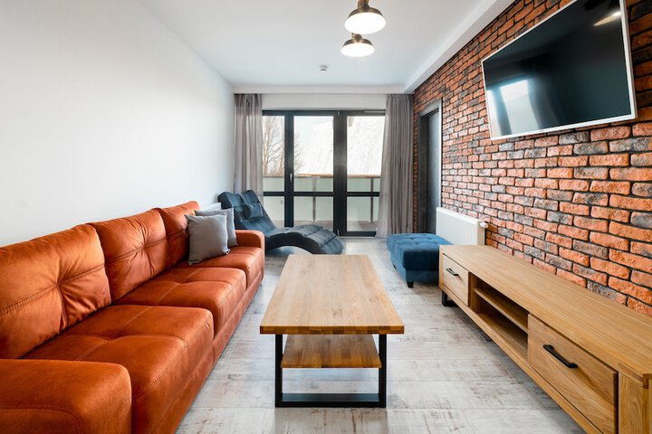 Room 111 of 375