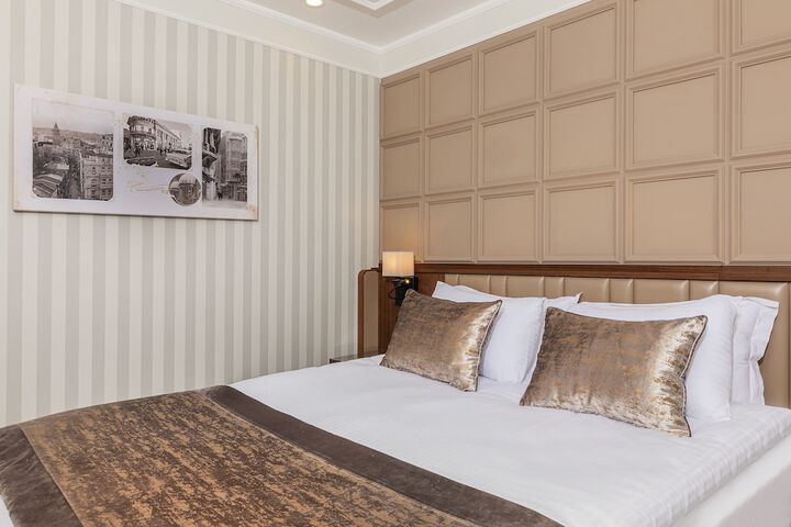 Room 16 of 130