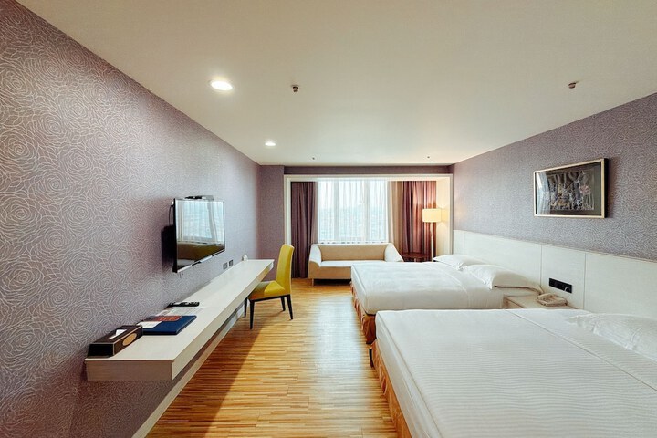 Room 34 of 69