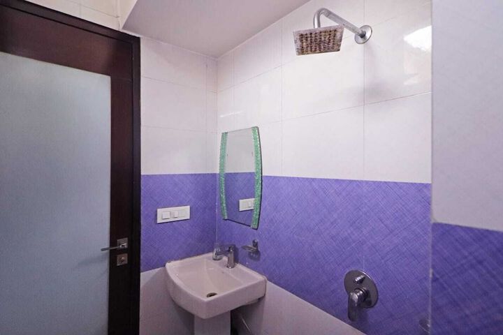 Room 65 of 76