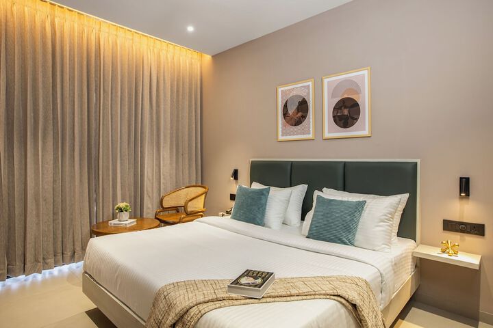 Room 4 of 24