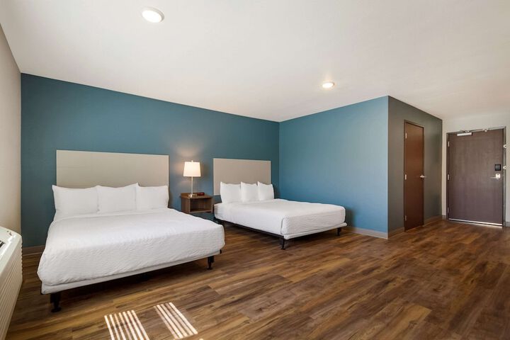 1 Queen Bed (18 of 18)