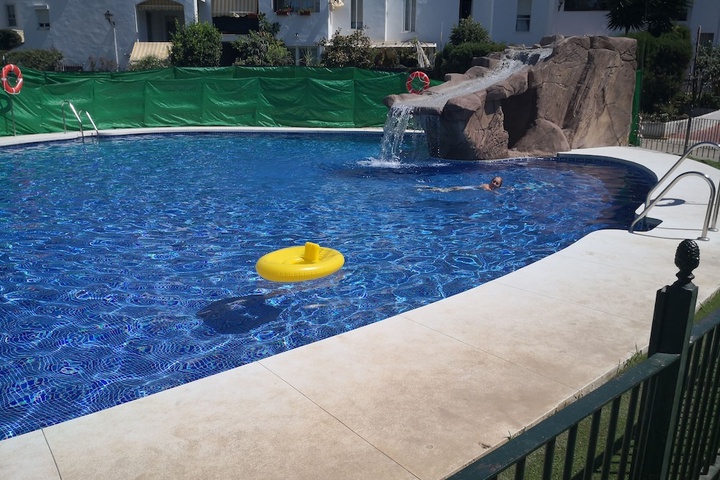 Pool 9 of 18