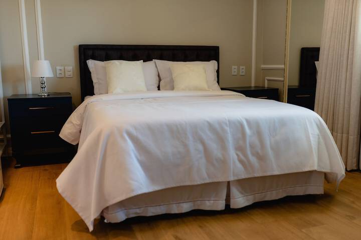 Room 28 of 136
